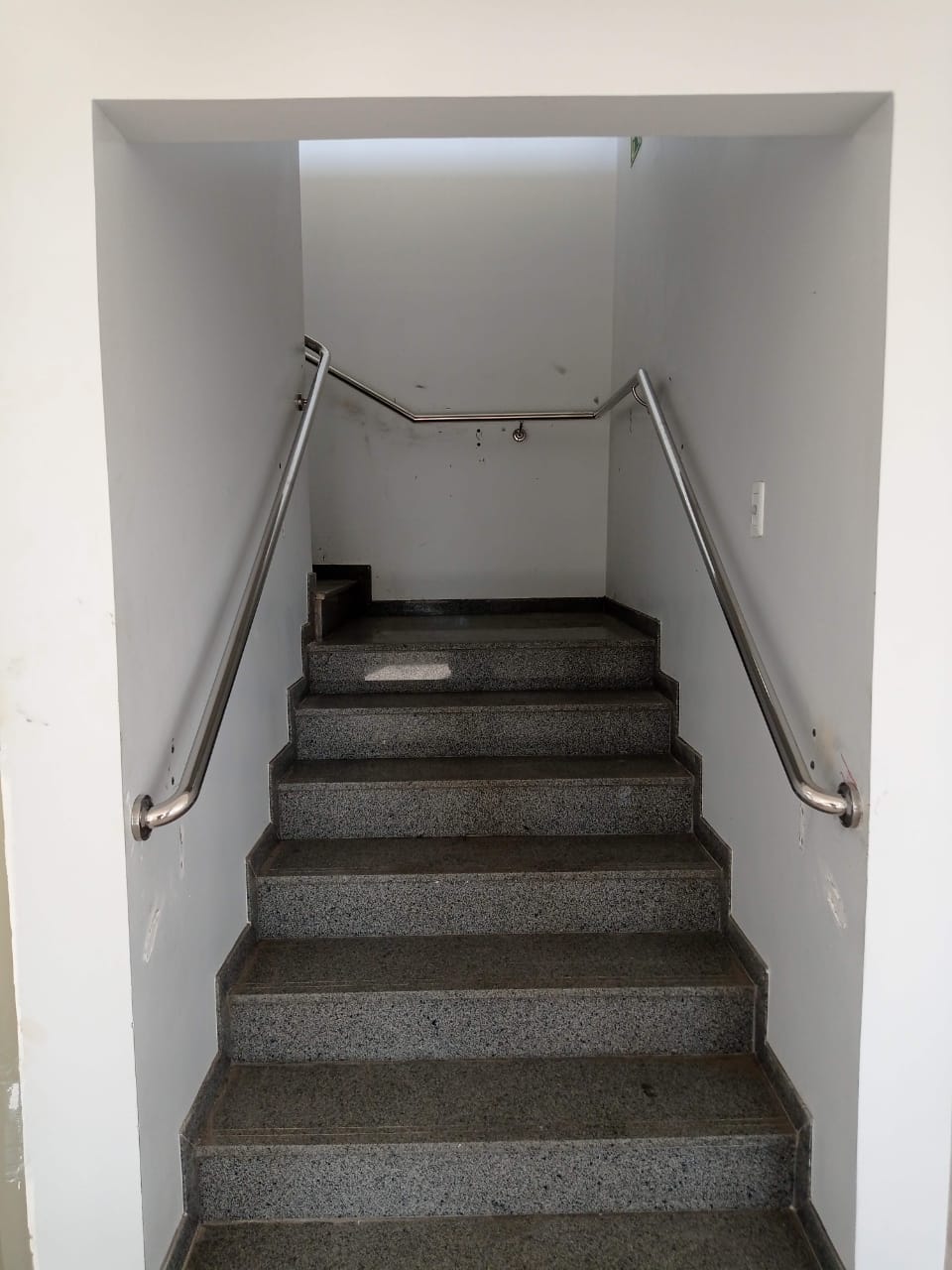 img 1